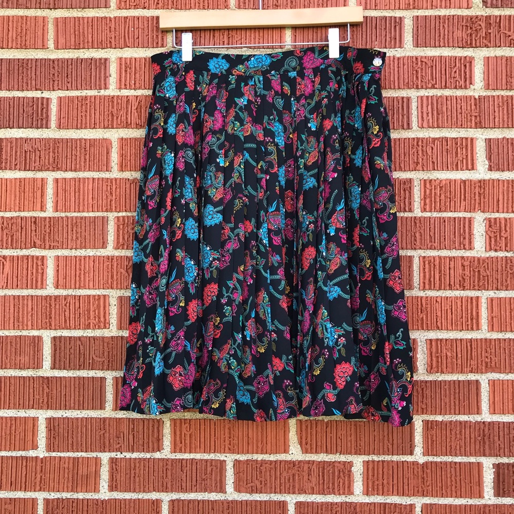 vintage Chaus Black Floral A-Line Skirt pleated size 14